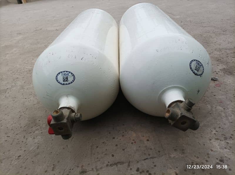 CNG Cylinders and kit genuine 5