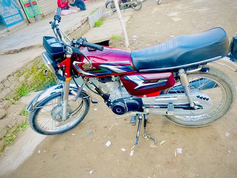 honda 125   23/24 modle he all punjab numbr rijister he 0