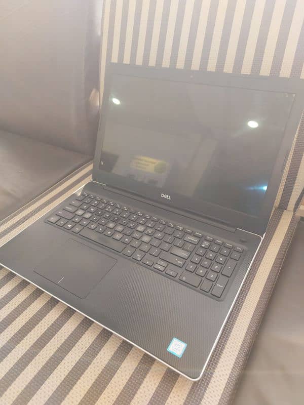 Dell Inspiron 3580 i5-8265U 1