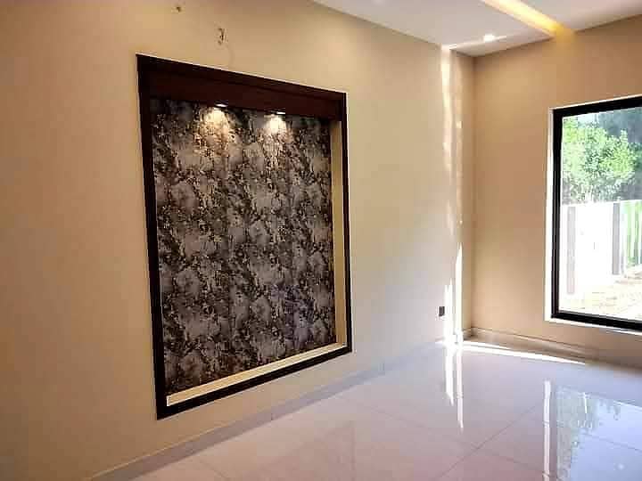 14 Marla corner house available for sale in Velencia housing society 3