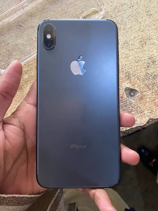 iPhone XS Max 0