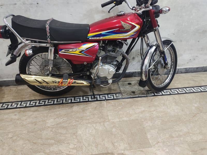 Honda 125 model 2019 brand new condition biomatric avail 03204362065 2