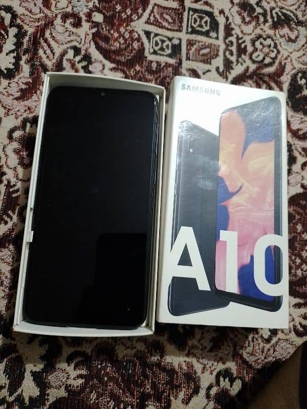 Samsung galaxy A10,full box(0316//58 //59//104 )memry 32gb,urgent sale 9