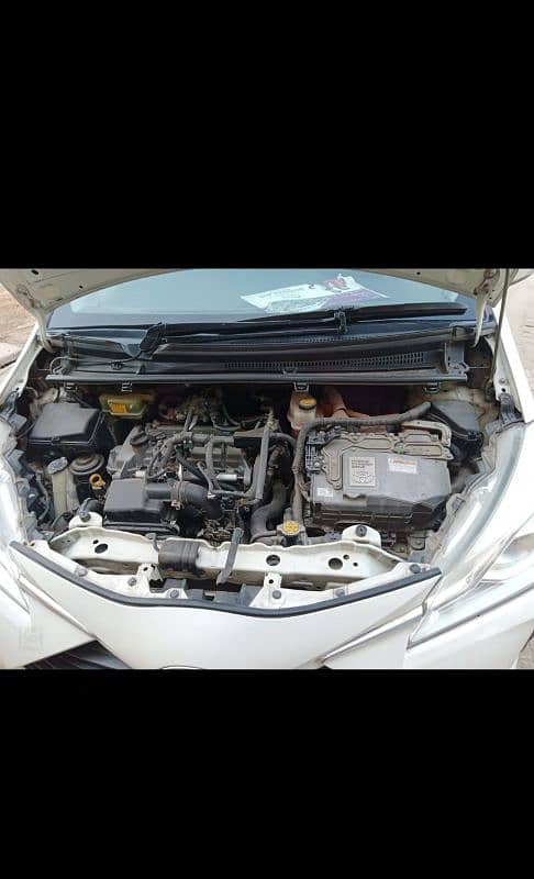 Toyota Vitz hybrid 2017 model 2021 registr 3