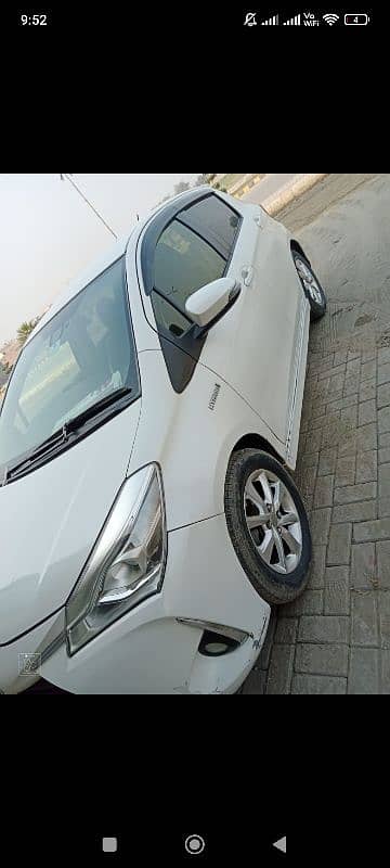 Toyota Vitz hybrid 2017 model 2021 registr 11