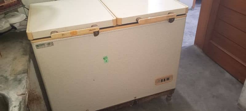 Dawlance Double Door Freezer.      03016709155 6