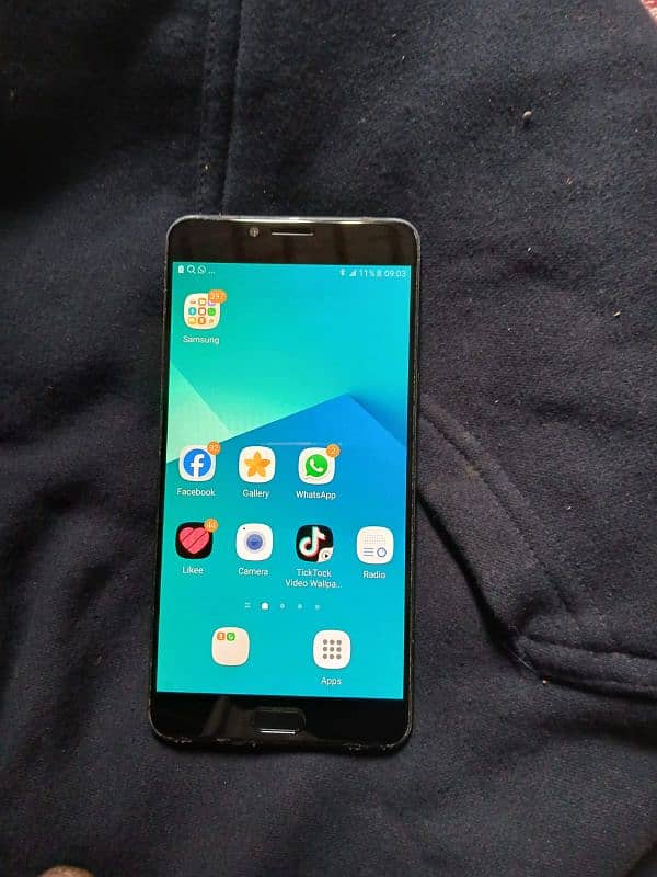 Samsung Galaxy c9 pro 1