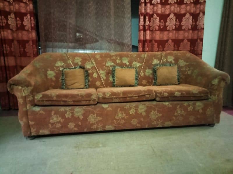 5 seater sofa available 0