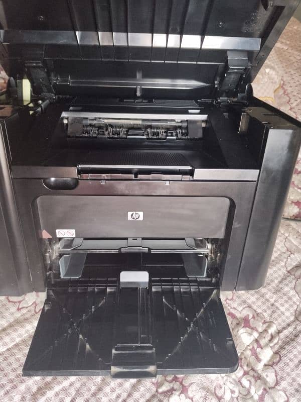 urgent sale printer model hp laser jet 1536dnf MFP 4