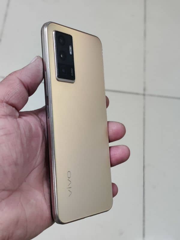 vivo v23e . 2