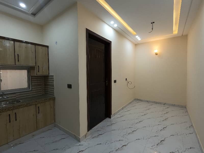 Looking For A Prime Location House In Samanabad 10