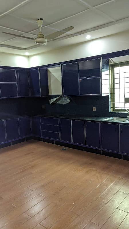 1 KANAL NEW HOUSE FOR SALE WITH REASONABLE PRICE AT THE HOT LOCATION OF PCSIR STAFF COLONY 4