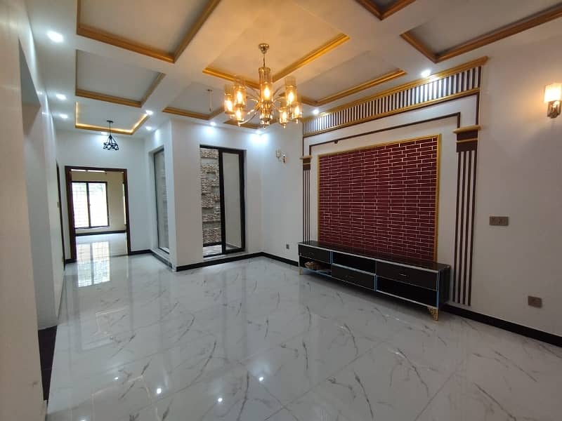 1 KANAL UPPER PORTION FOR RENT AAT THE PRIME LOCATION OF PCSIR STAFF COLONY 12