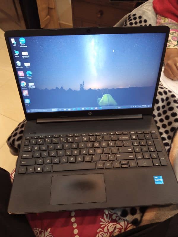 Hp laptop 15s-fq5000nia 1