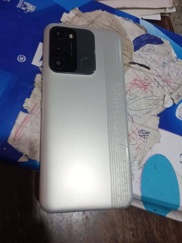 Tecno Spark 8C 3