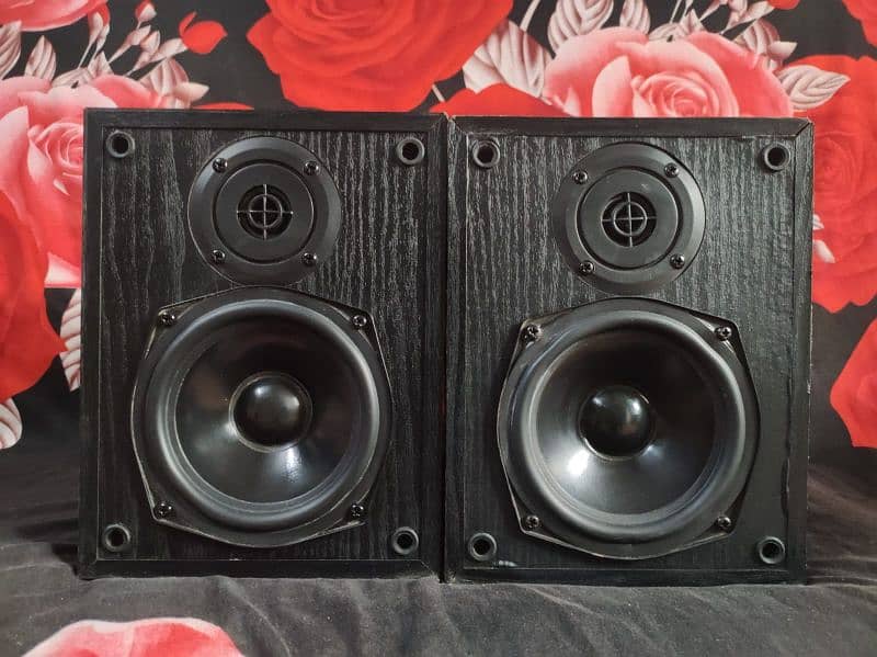 Wharfedale Programme 30D. 6 Speaker 1