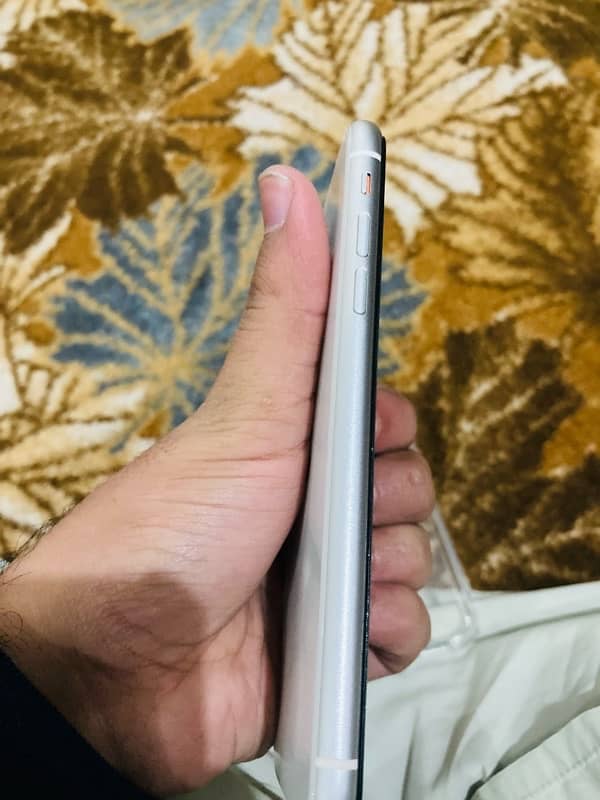 iPhone 11, 128gb, pta approved 3