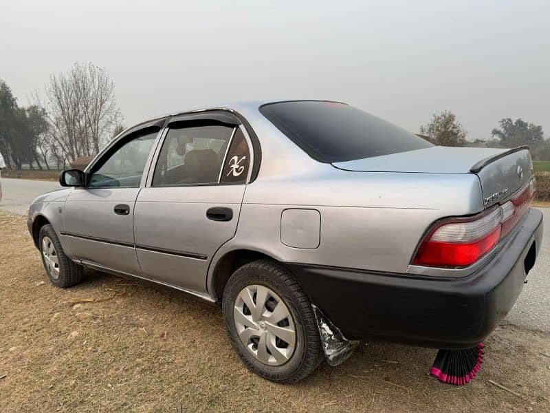 Toyota Corolla XE 1998 3