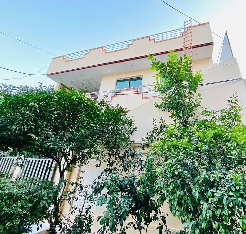 House For Grabs In 10 Marla Marghzar Officers Colony 5