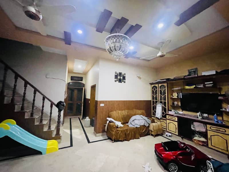 8 Mrla double Margzar society urgent sale facing park 1