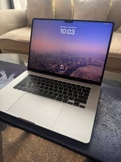 Macbook Air M2 (15 inch, 16gb Ram, 512 Ssd )