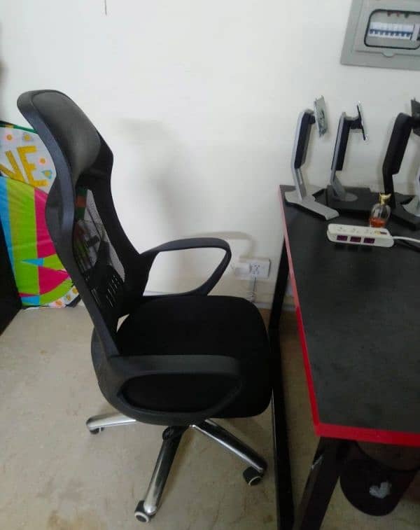 Office furniture for sale good condtion 3