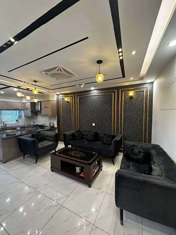 1 Bedroom VIP full furnishe flat for rent per day available in Bahia Town Lahore 2