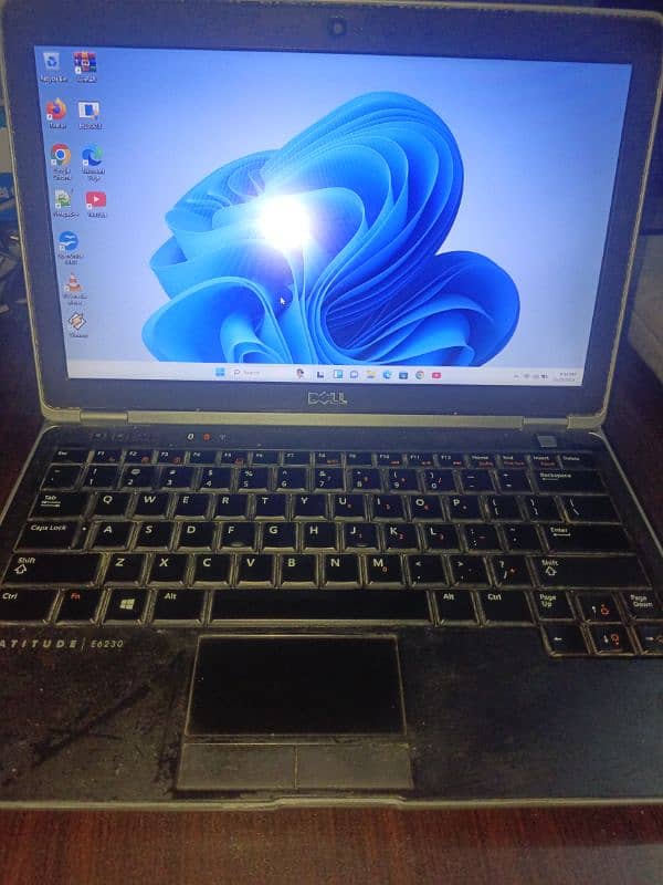 Dell Latitude E6230 i5 3rd gen 0