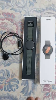 Galaxy watch 7 40mm merely 2 month used