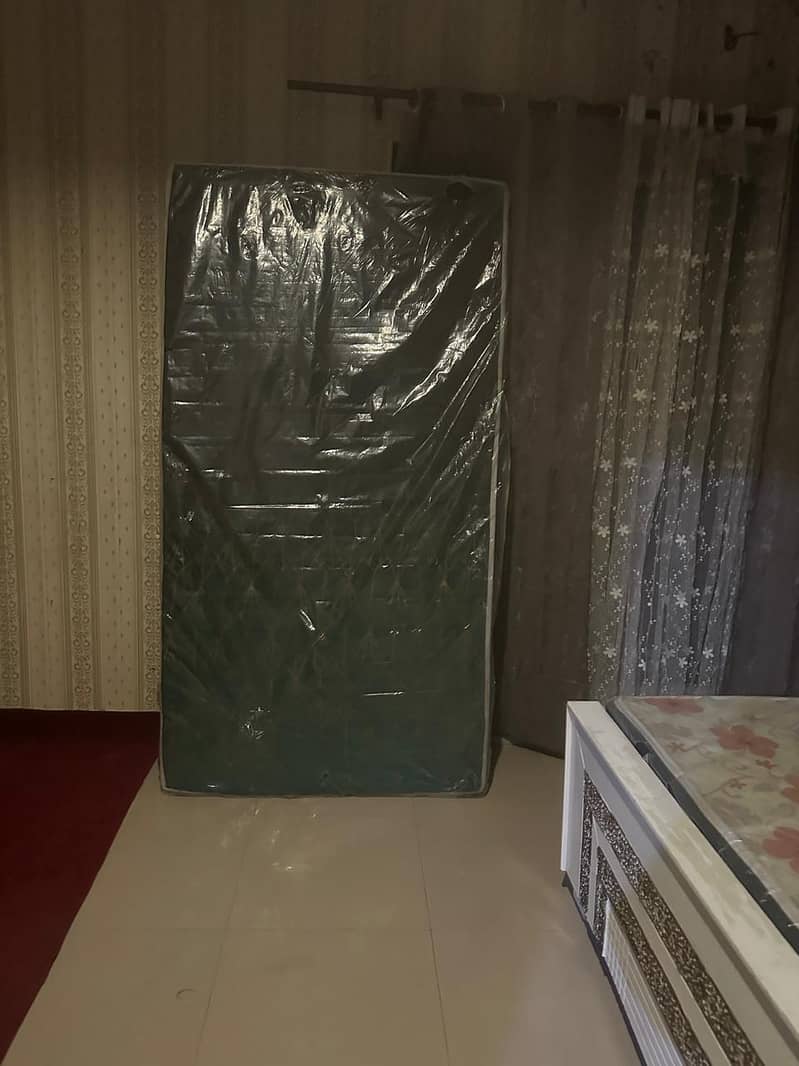 Single bed with mattress 3