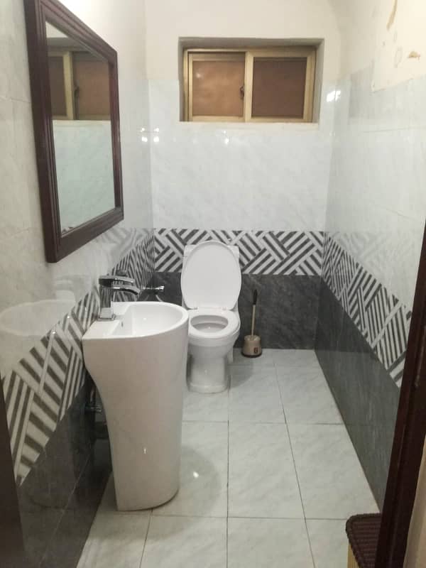 1 Kanal House for Rent in Gulberg Lahore 3