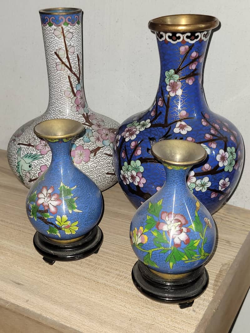 ANTQ WORLD PRESENT UNIQUE COLECTON OF CHINA JAPAN VASES A ONE CONDATN 12