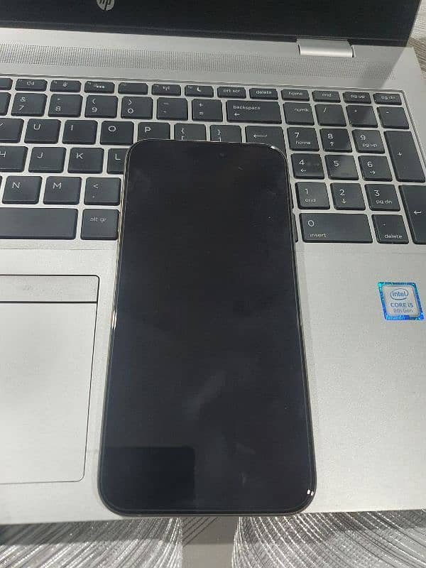 iphone 15 pro Max 256 GB locked 4