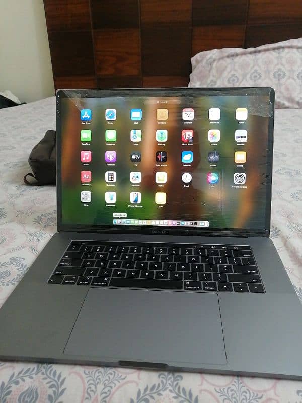 Macbook pro 2018 core i9 32gb/512gb 0