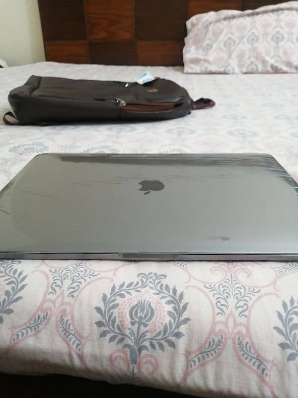 Macbook pro 2018 core i9 32gb/512gb 1