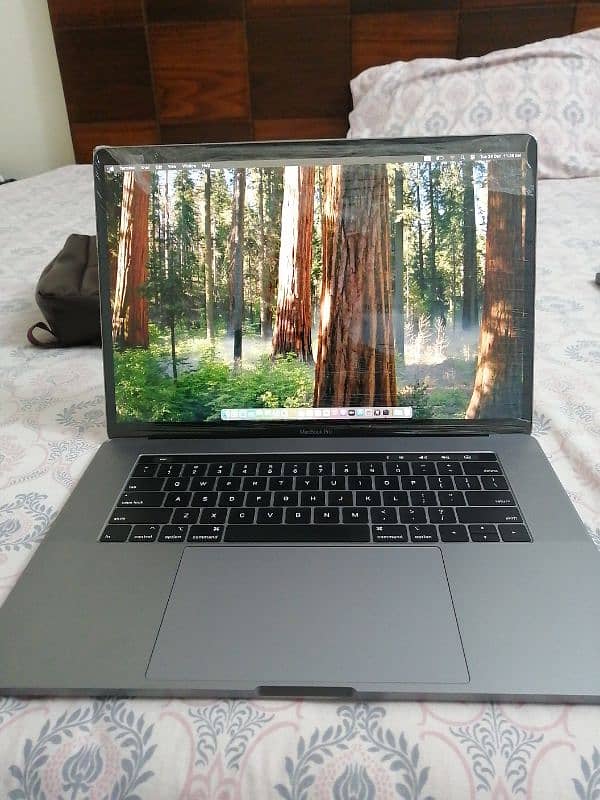 Macbook pro 2018 core i9 32gb/512gb 5