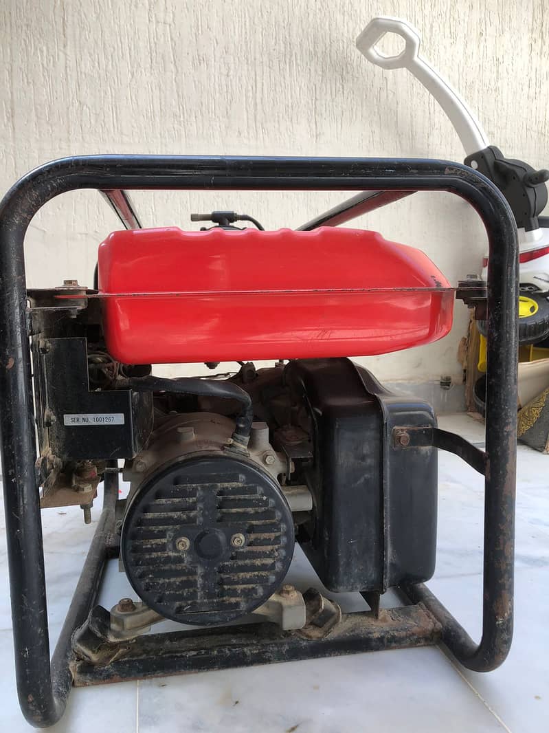 used FUJI power by Honda 2.2 KVA Generator Japanese 4