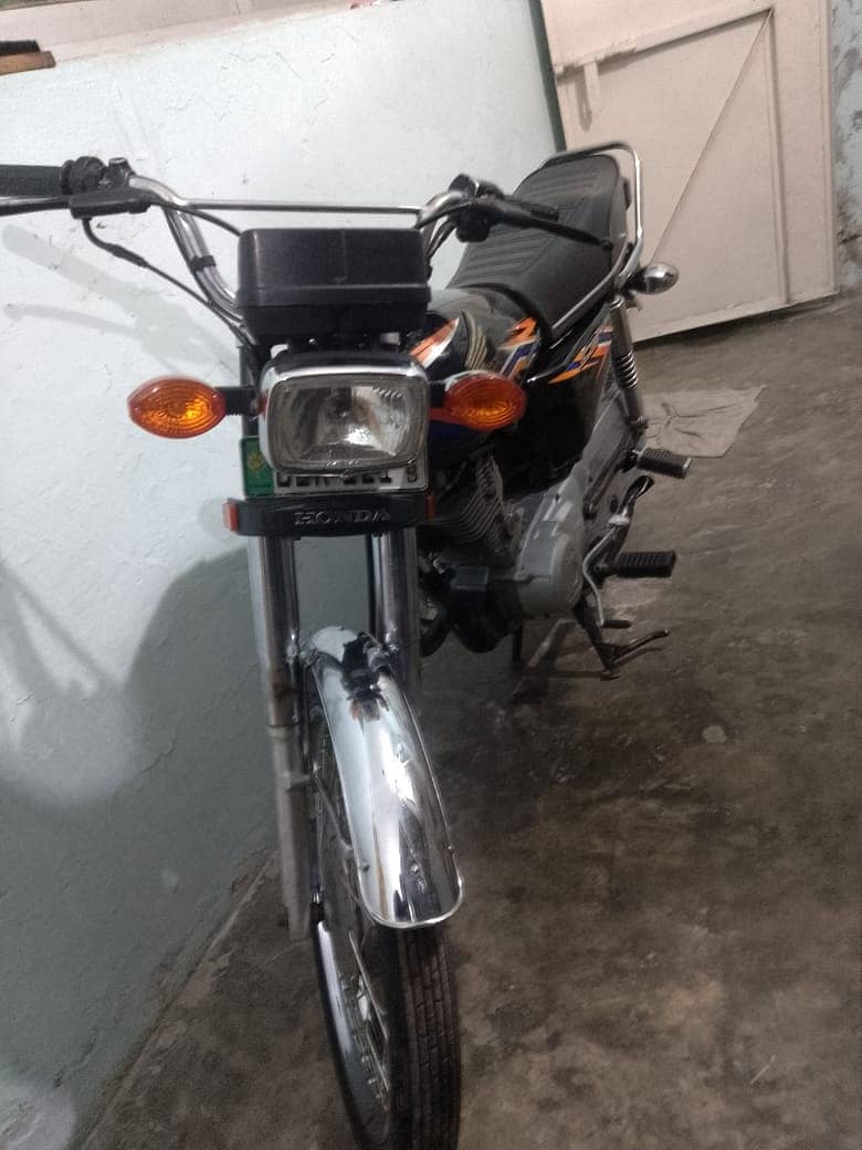 Honda CG 125 2018 3