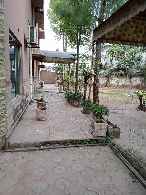 Affordable Lower Portion For rent In Bani Gala 27