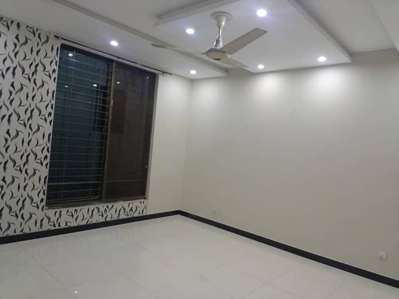 LUXURIOUS KANAL UPPER PORTION FOR RENT IN JOHAR TOWN LAHORE 1