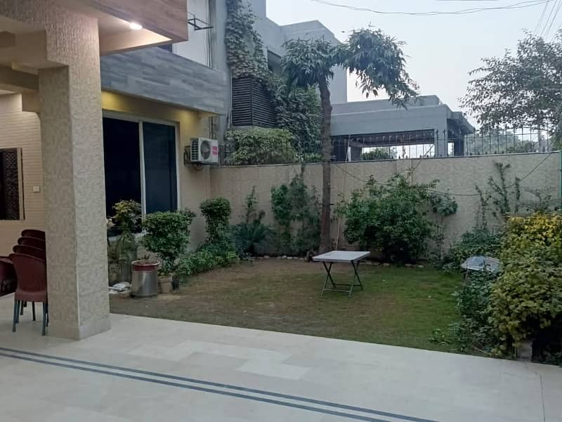 LUXURIOUS KANAL UPPER PORTION FOR RENT IN JOHAR TOWN LAHORE 2