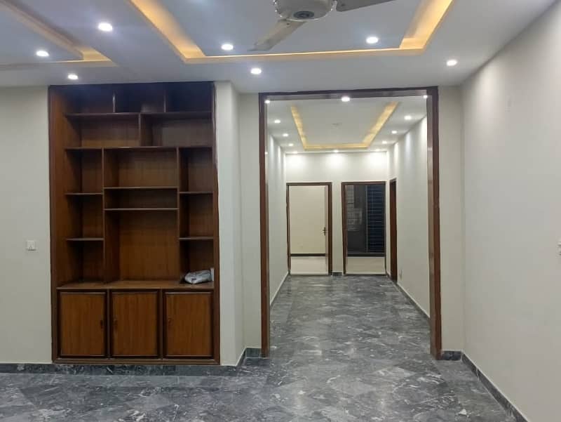 LUXURIOUS KANAL UPPER PORTION FOR RENT IN JOHAR TOWN LAHORE 7