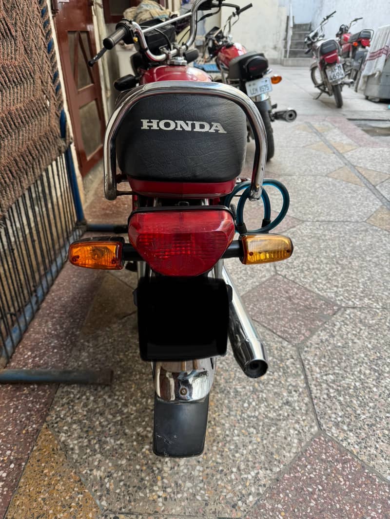 Honda CD 70 2021 3