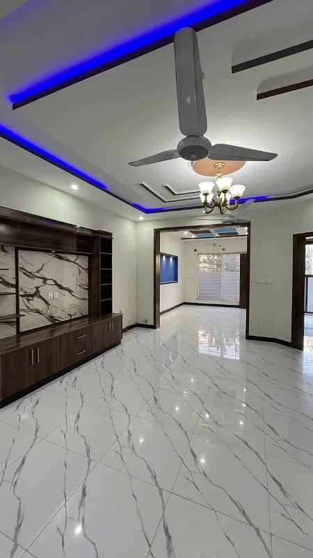 (30*60 ) 7 Marla Brand New House Available For Rent In G13 11