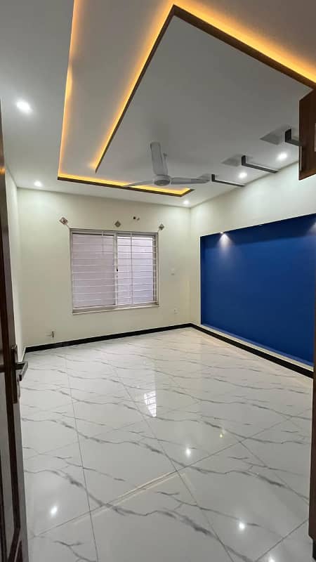 (30*60 ) 7 Marla Brand New House Available For Rent In G13 15