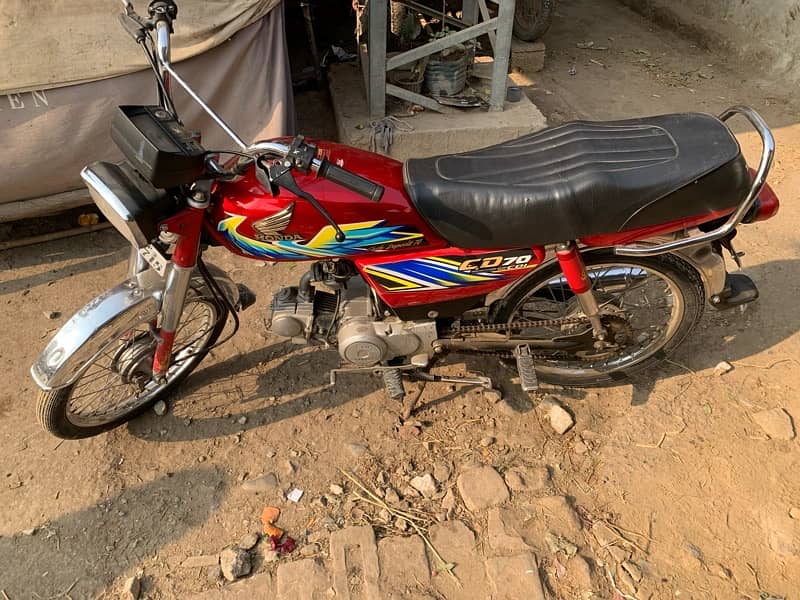 Honda 70 10/10 condition for argeng need money 0