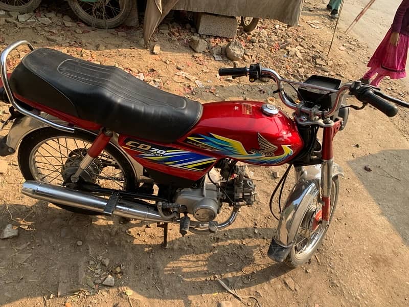 Honda 70 10/10 condition for argeng need money 1