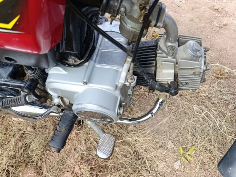 Honda 70 in genuine condition 3