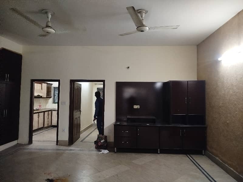 05 MARLA LOWER PORTION RENT IN JOHAR TOWN LAHORE 3