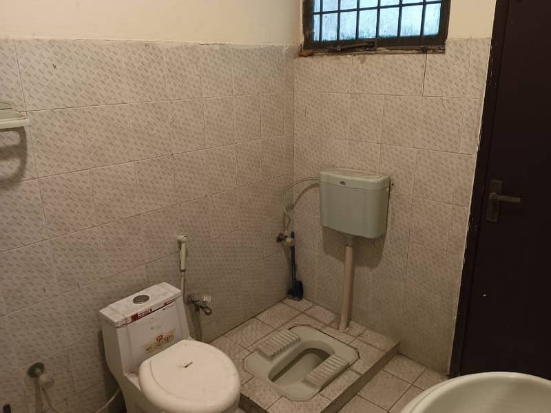 12 MARLA LOWER PORTION FOR RENT IN JOHAR TOWN LAHORE 6